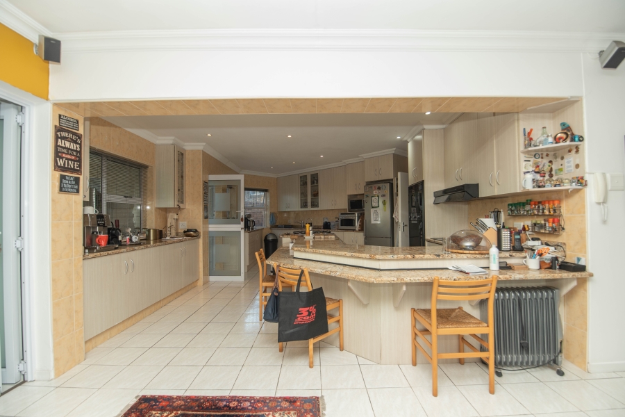 6 Bedroom Property for Sale in Humerail Eastern Cape
